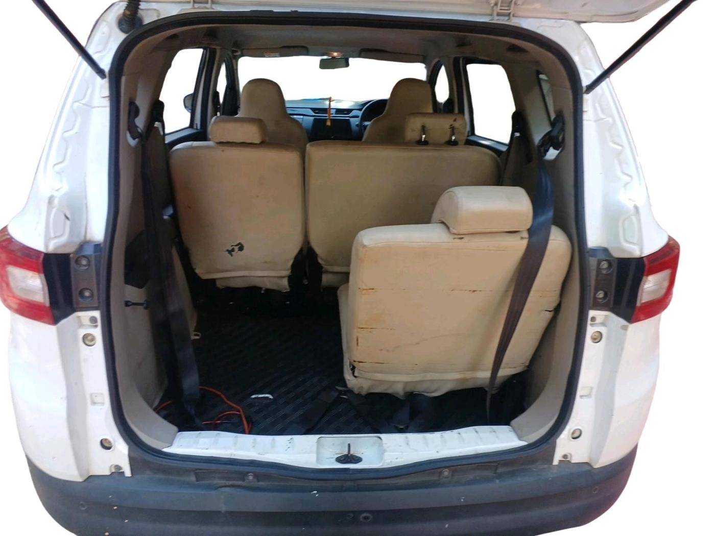 2022 Renault TRIBER RXT, Petrol, Manual, 54,017 km, exterior
