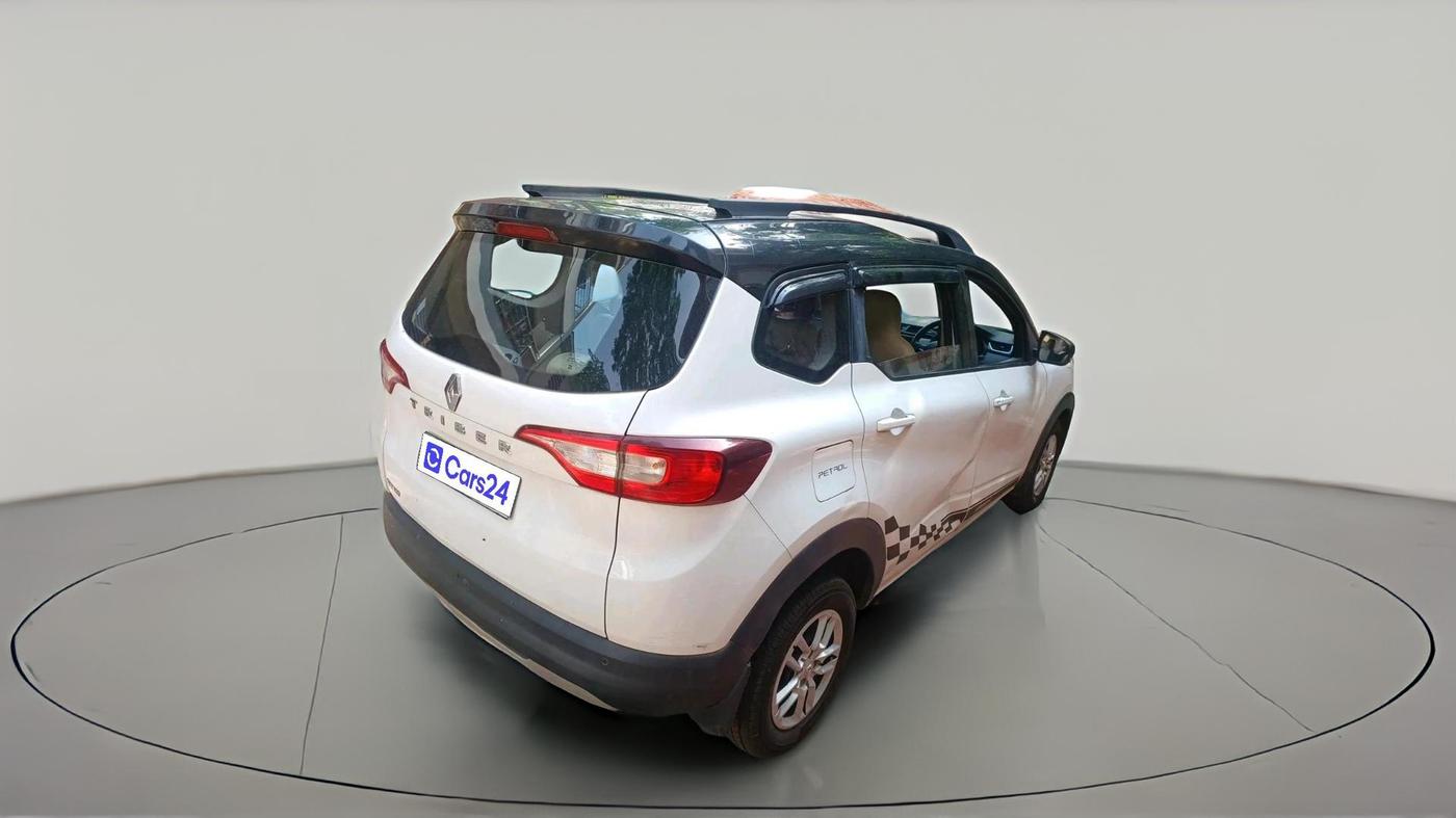 2022 Renault TRIBER RXT, Petrol, Manual, 54,017 km, exterior
