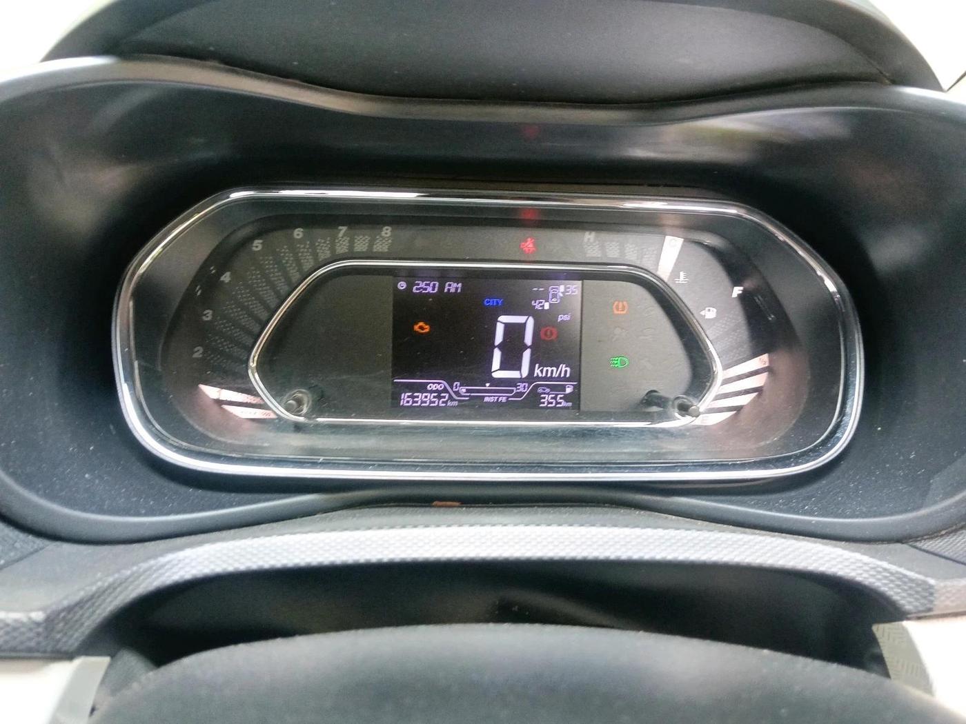 2023 Tata NEXON XZ PLUS DIESEL SUNROOF, Diesel, Manual, 1,63,952 km, interior