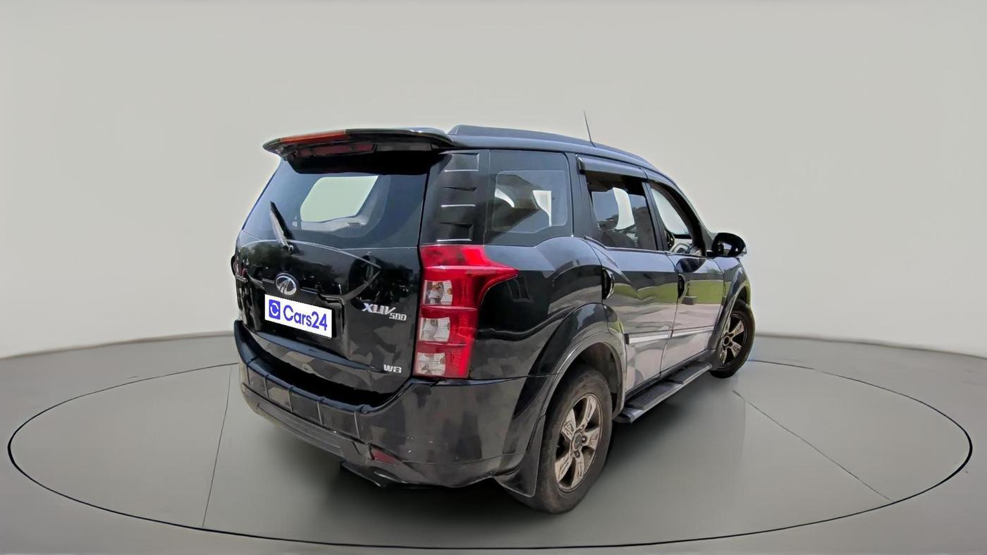 2014 Mahindra XUV500 W8 AWD, Diesel, Manual, 2,14,615 km, exterior
