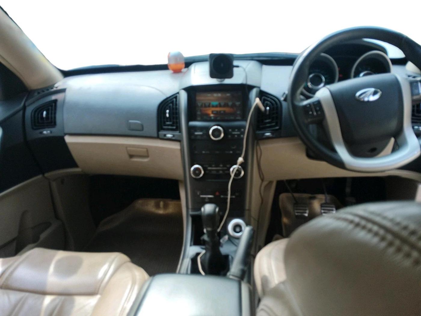 2015 Mahindra XUV500 W10, Diesel, Manual, 59,544 km, interior