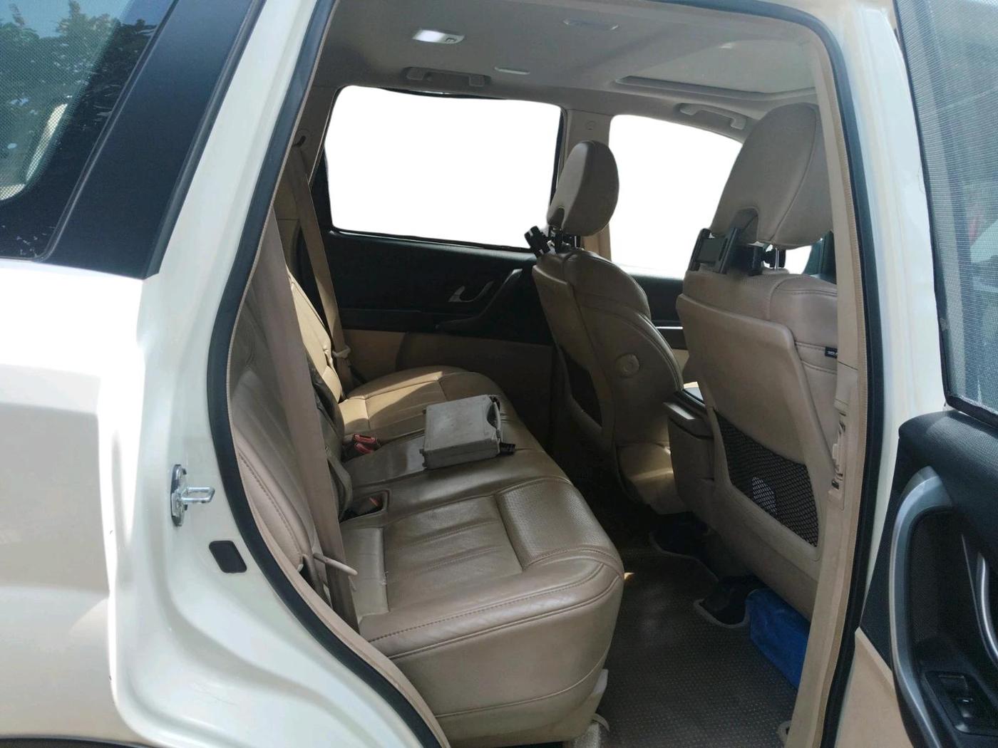 2015 Mahindra XUV500 W10, Diesel, Manual, 59,544 km, interior