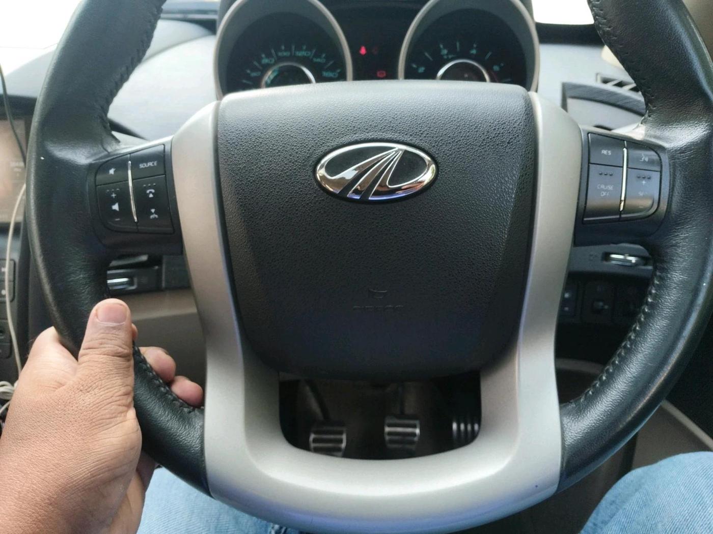 2015 Mahindra XUV500 W10, Diesel, Manual, 59,544 km, interior