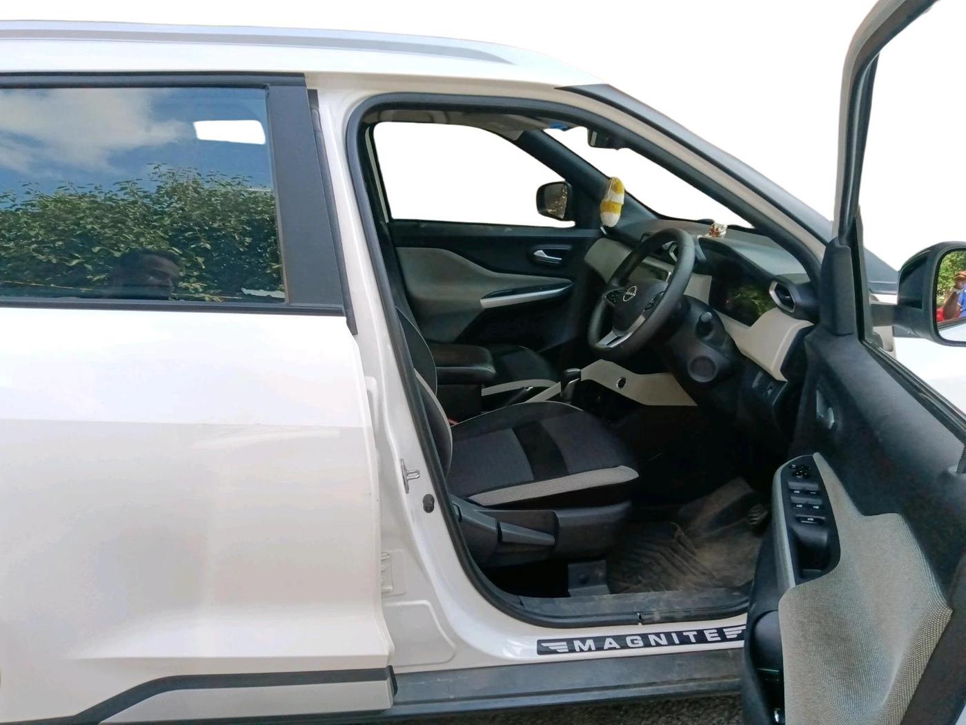 2022 Nissan MAGNITE XV TURBO CVT, Petrol, Automatic, 25,377 km, interior