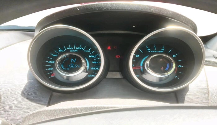 2019 Mahindra XUV500 W7, Diesel, Manual, 43,654 km, interior