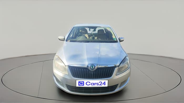 2013 Skoda Rapid AMBITION 1.6 TDI CR MT PLUS, Diesel, Manual, 2,71,405 km, exterior