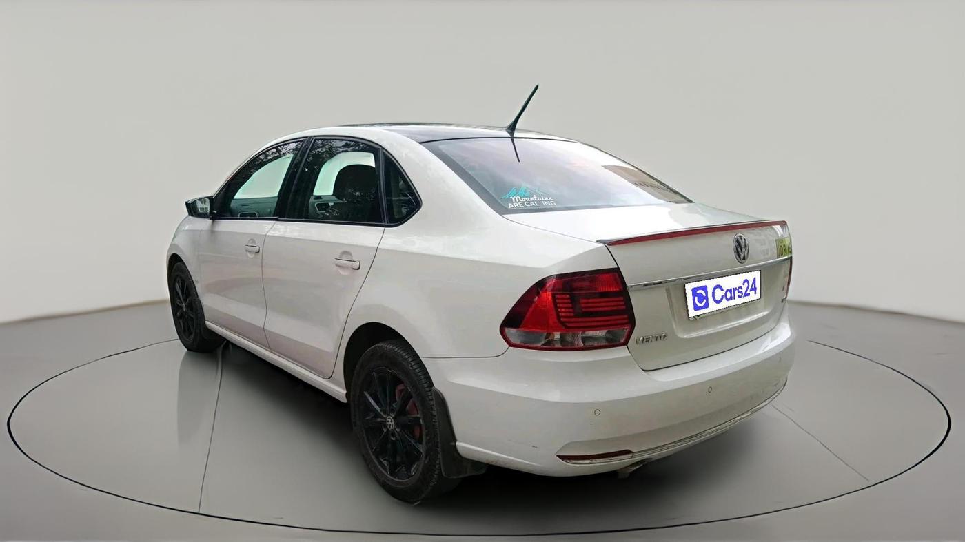 2018 Volkswagen Vento HIGHLINE PLUS 1.2 AT 16 ALLOY, Petrol, Automatic, 68,279 km, exterior