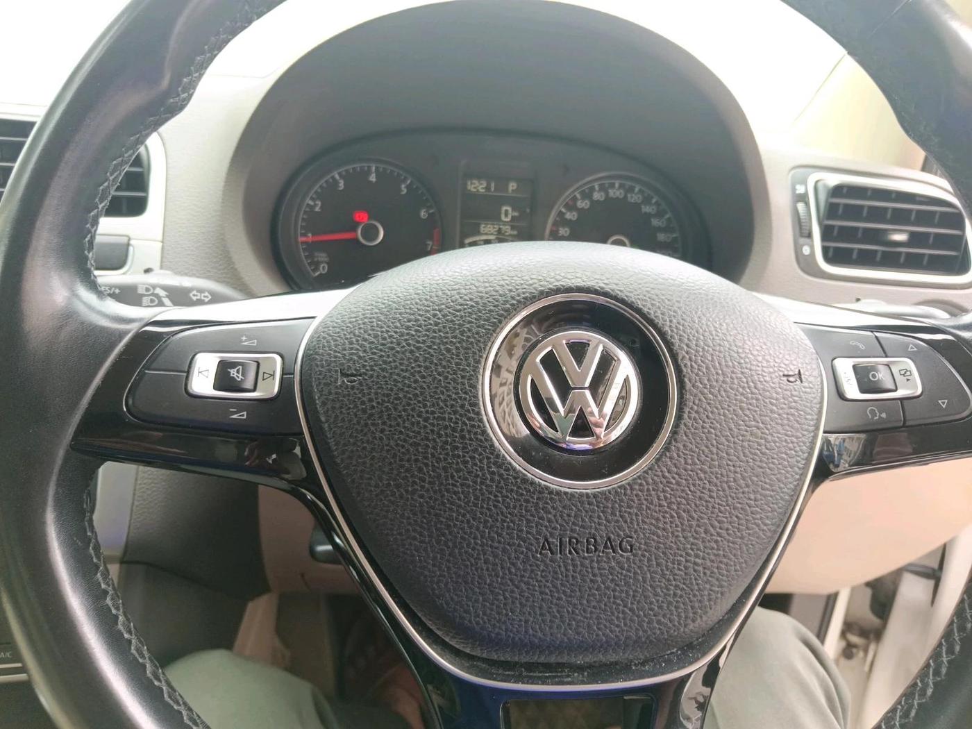 2018 Volkswagen Vento HIGHLINE PLUS 1.2 AT 16 ALLOY, Petrol, Automatic, 68,279 km, interior
