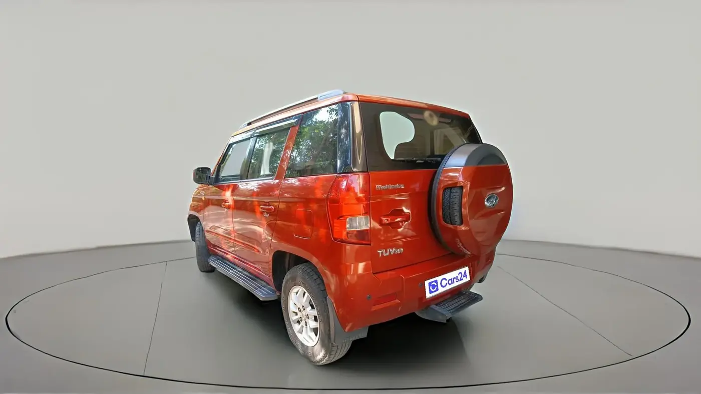 2015 Mahindra TUV300 T8, Diesel, Manual, 1,07,539 km, exterior