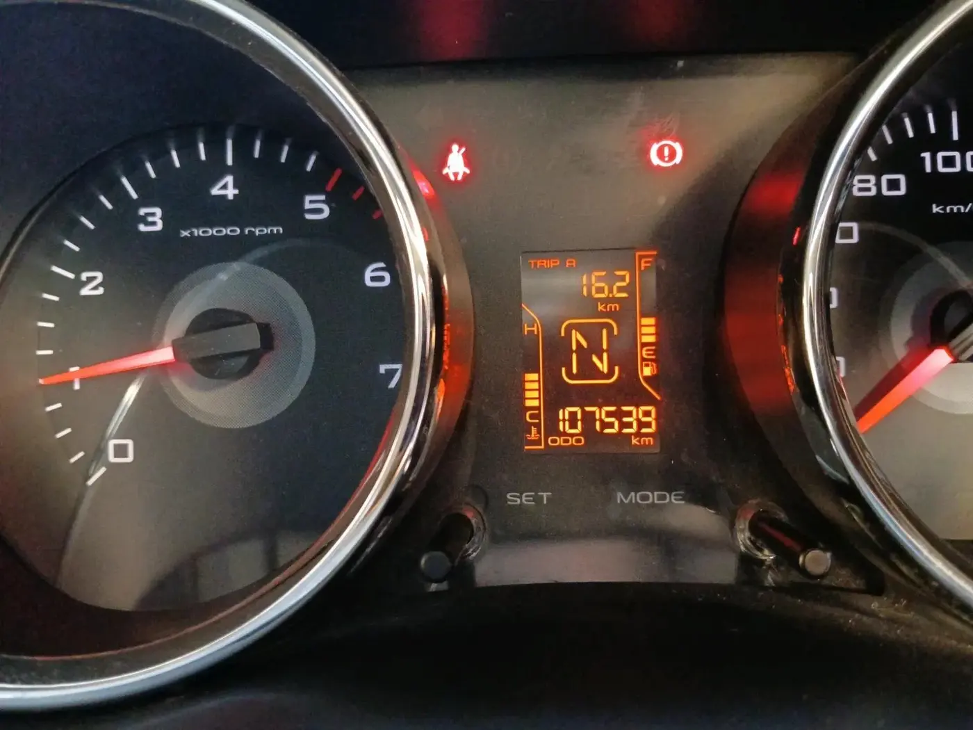 2015 Mahindra TUV300 T8, Diesel, Manual, 1,07,539 km, interior