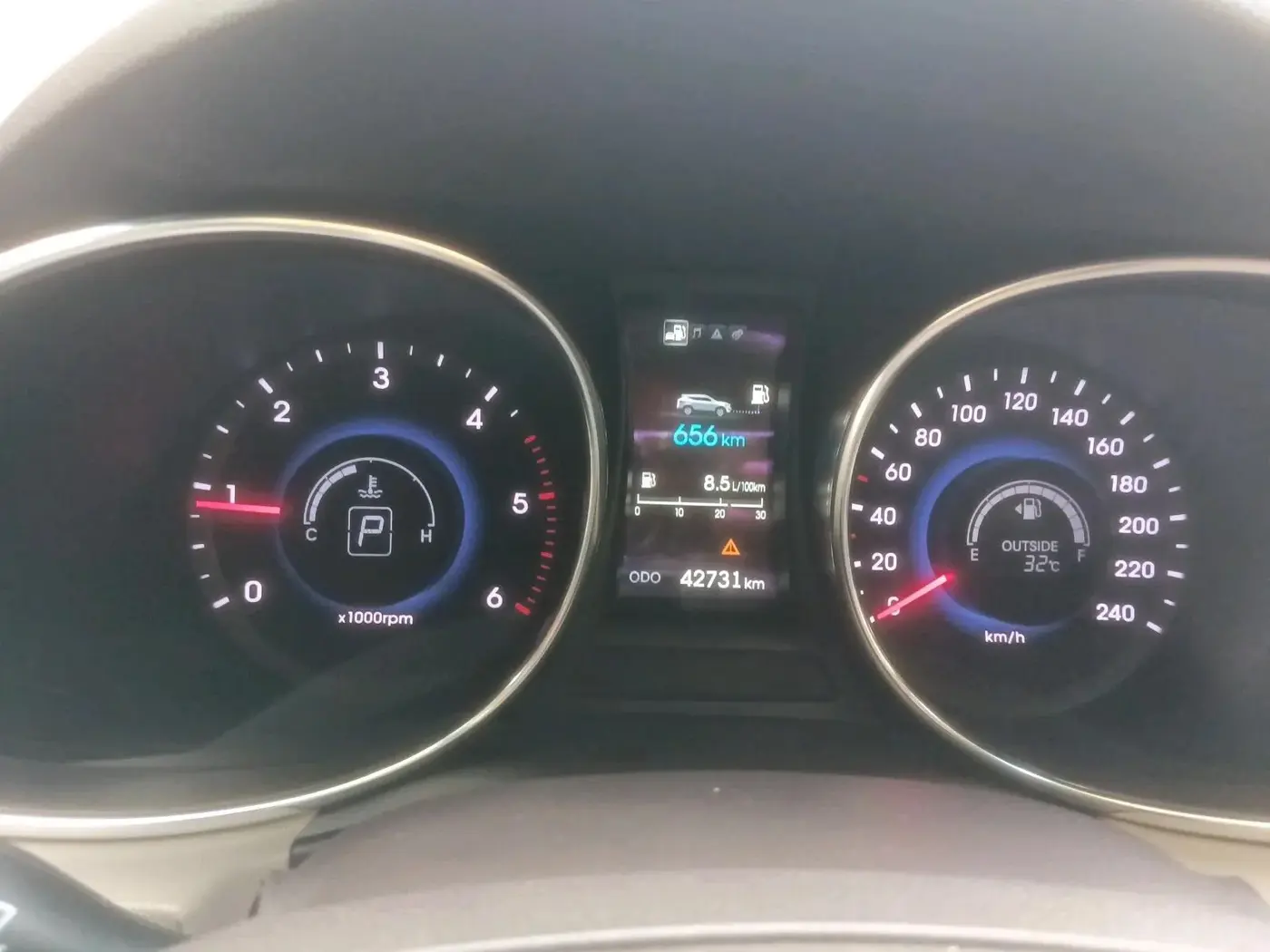 2015 Hyundai Santa Fe 4 WD AT, Diesel, Automatic, 42,731 km, interior