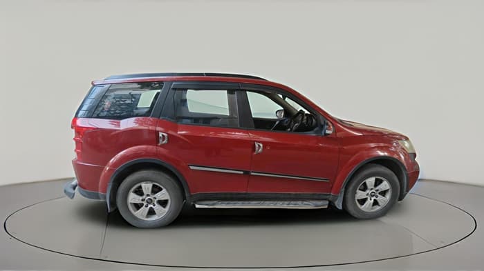 2014 Mahindra XUV500 W8, Diesel, Manual, 1,79,792 km, exterior