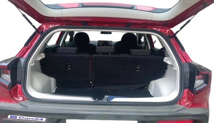 2024 Mahindra XUV 3XO AX5 1.2 L TCMPFi, Petrol, Manual, 4,220 km, exterior