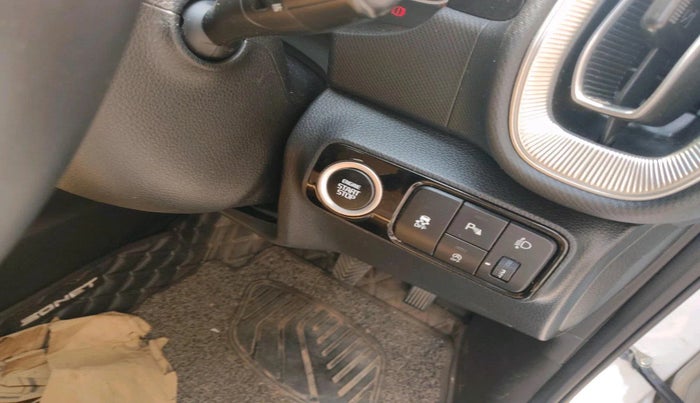 2024 KIA SONET HTX 1.5 DIESEL IMT, Diesel, Manual, 43,674 km, interior