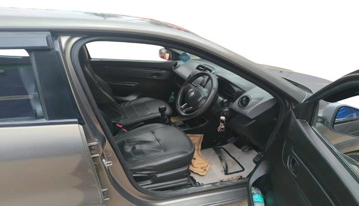 2017 Renault Kwid RXT 1.0, Petrol, Manual, 59,087 km, interior