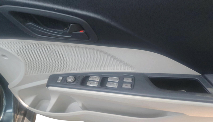 2020 Mahindra XUV300 W4 1.5 DIESEL, Diesel, Manual, 11,184 km, interior