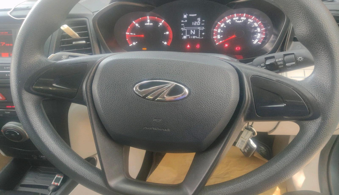 2020 Mahindra XUV300 W4 1.5 DIESEL, Diesel, Manual, 11,184 km, interior