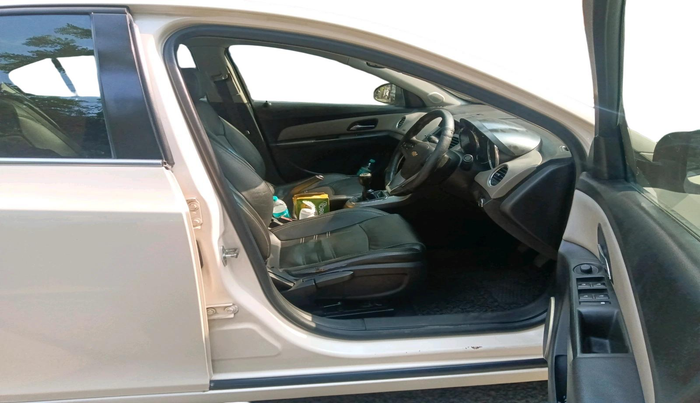 2012 Chevrolet Cruze LTZ, Diesel, Manual, 1,94,710 km, interior