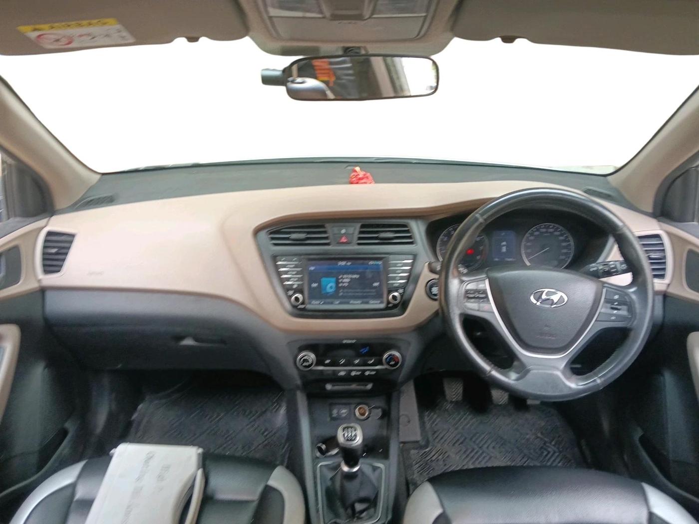 2016 Hyundai Elite i20 ASTA 1.2 (O), Petrol, Manual, 75,298 km, interior