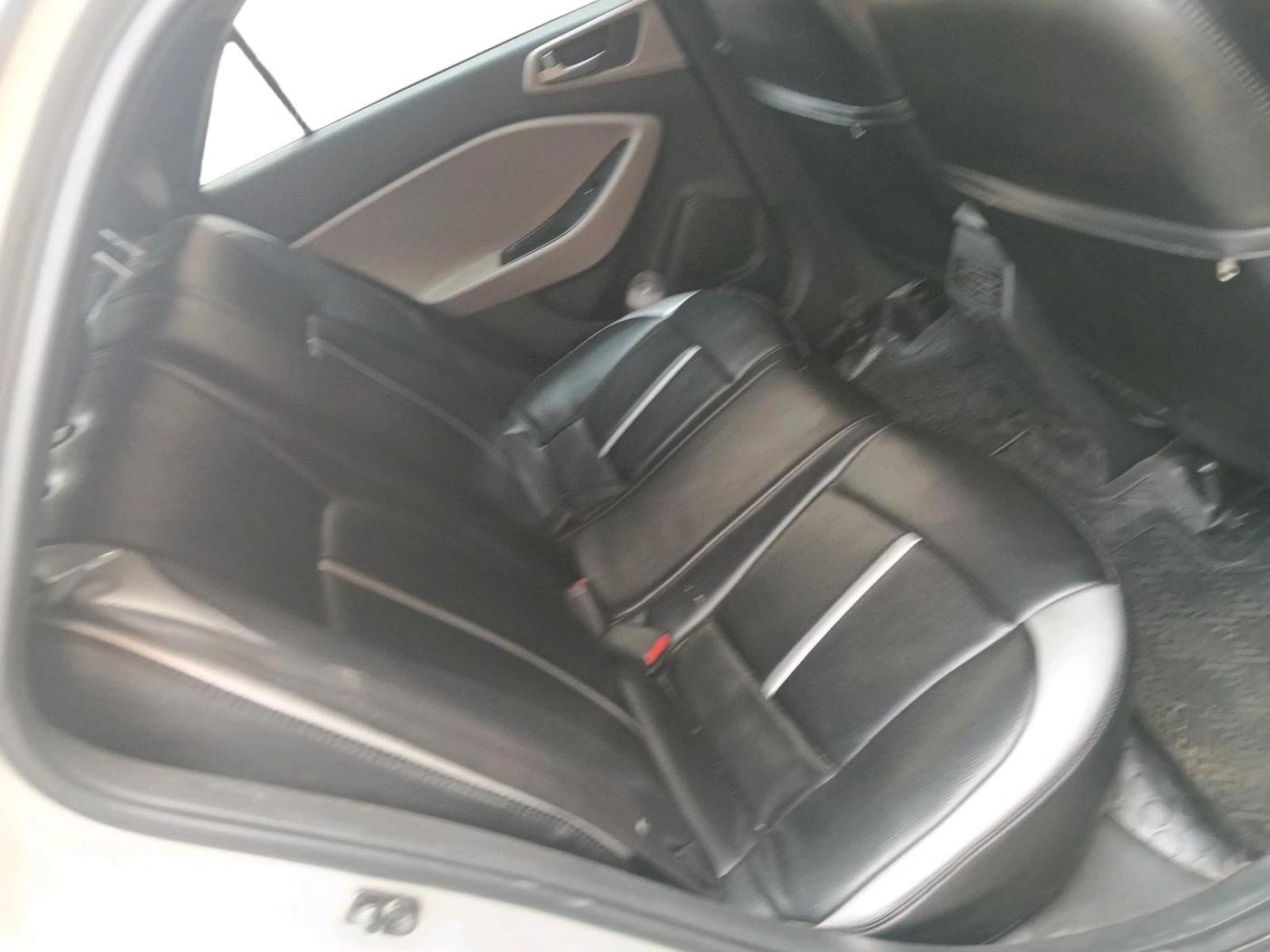 2016 Hyundai Elite i20 ASTA 1.2 (O), Petrol, Manual, 75,298 km, interior