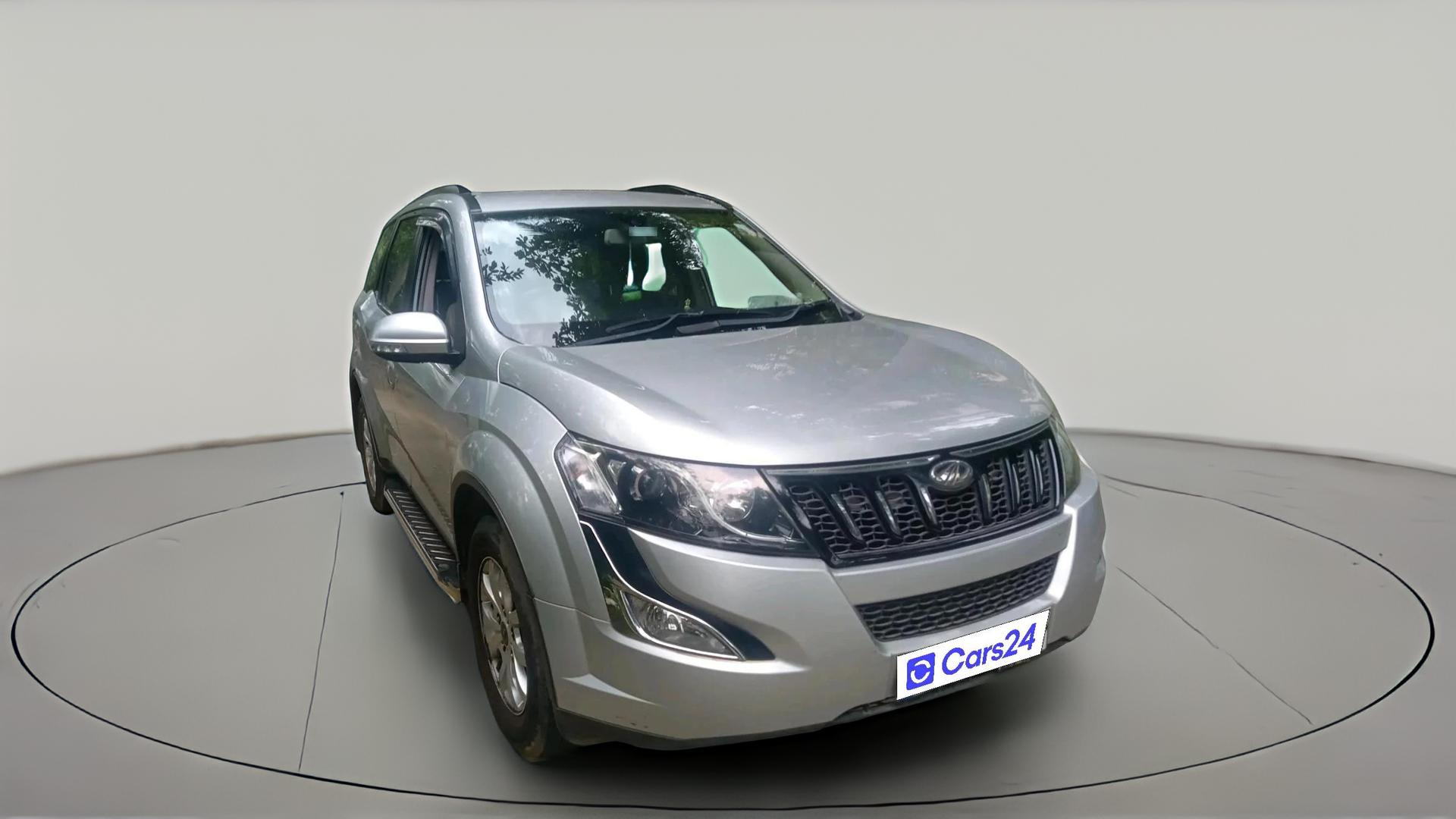 2016 Mahindra XUV500 W8 AT