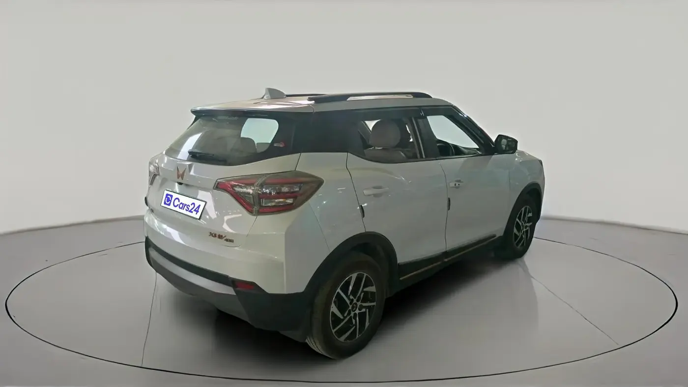 2025 Mahindra XUV400 EL 7.2 KW, Electric, Automatic, 22,000 km, exterior