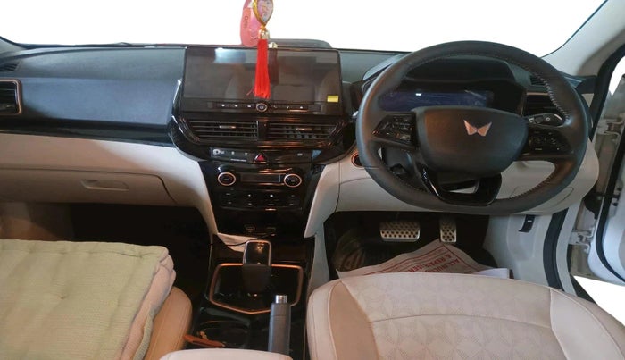 2025 Mahindra XUV400 EL 7.2 KW, Electric, Automatic, 19,203 km, interior