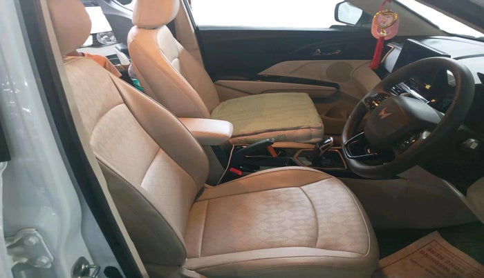 2025 Mahindra XUV400 EL 7.2 KW, Electric, Automatic, 19,203 km, interior