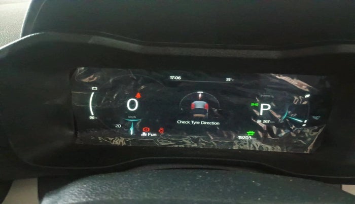 2025 Mahindra XUV400 EL 7.2 KW, Electric, Automatic, 19,203 km, interior