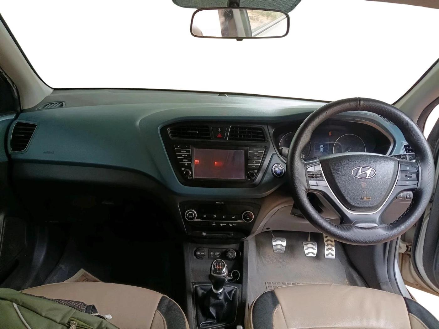 2016 Hyundai i20 Active 1.4 SX, Diesel, Manual, 2,23,289 km, interior