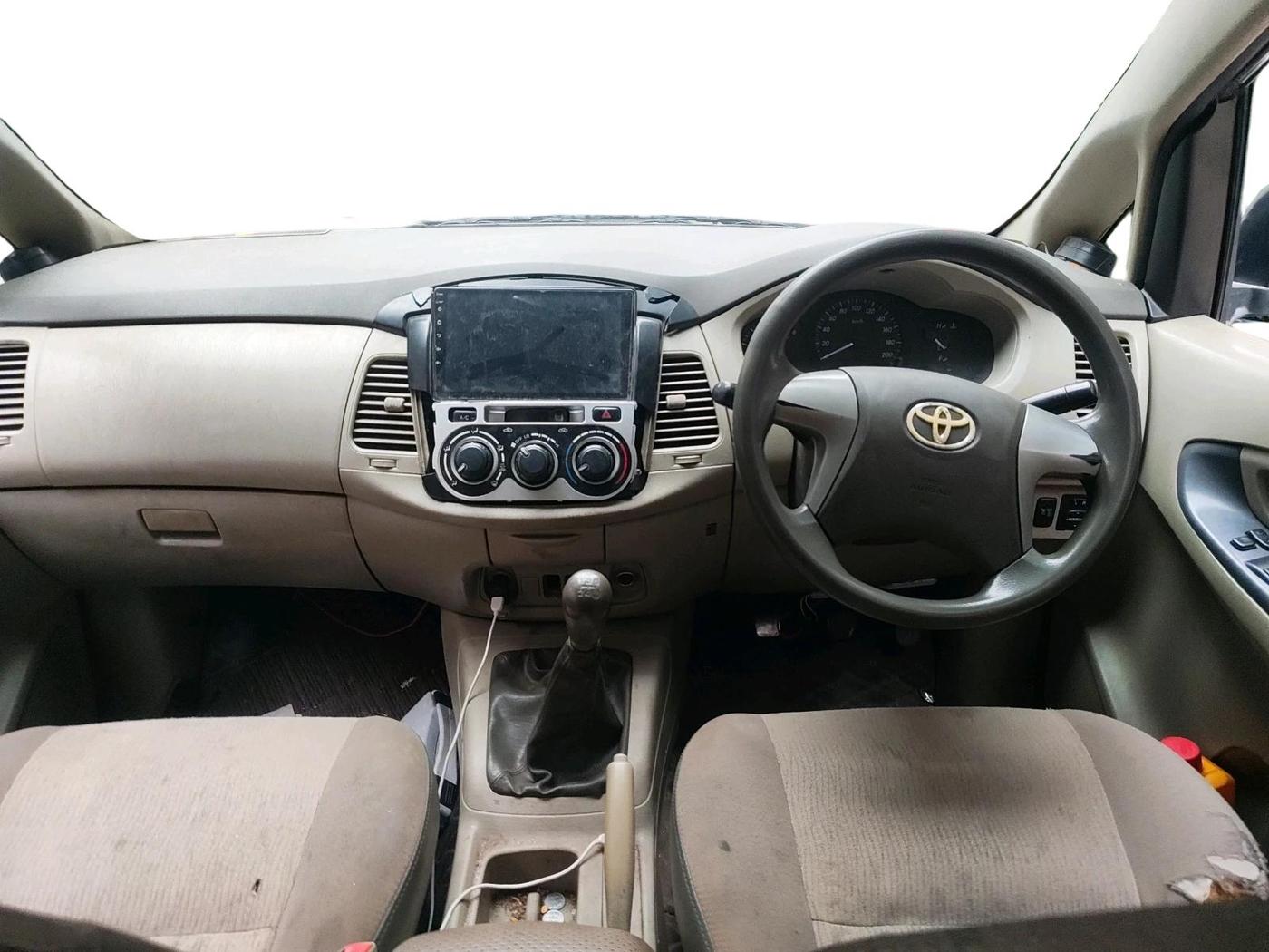 2012 Toyota Innova GX 2.5 7 STR, Diesel, Manual, 2,27,699 km, interior