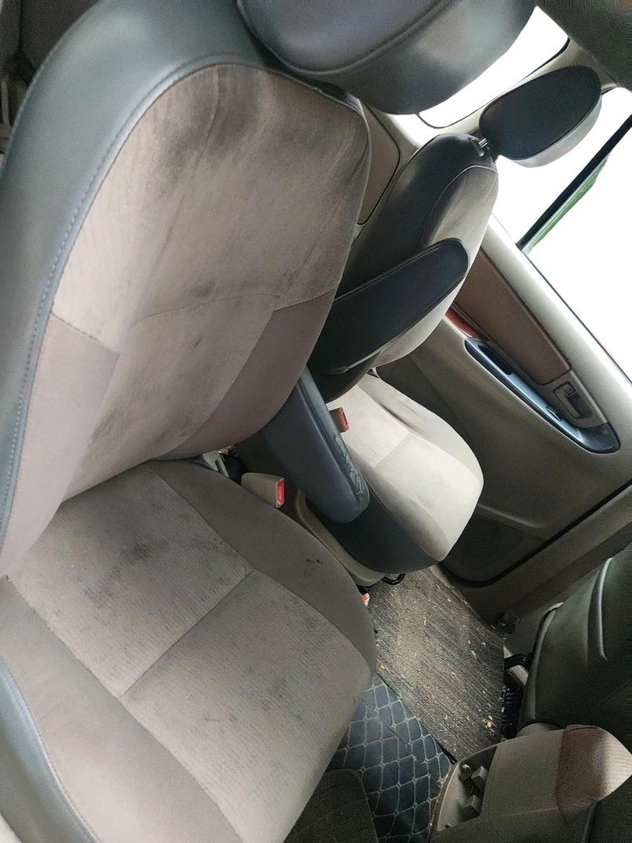 2012 Toyota Innova GX 2.5 7 STR, Diesel, Manual, 2,27,699 km, interior
