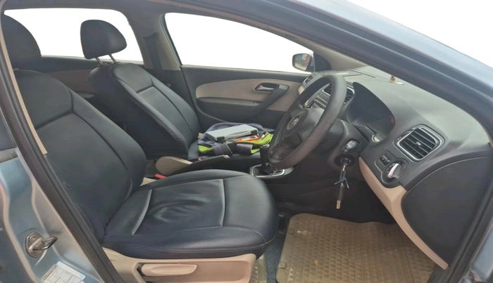 2010 Volkswagen Polo HIGHLINE1.2L, Petrol, Manual, 1,31,247 km, interior