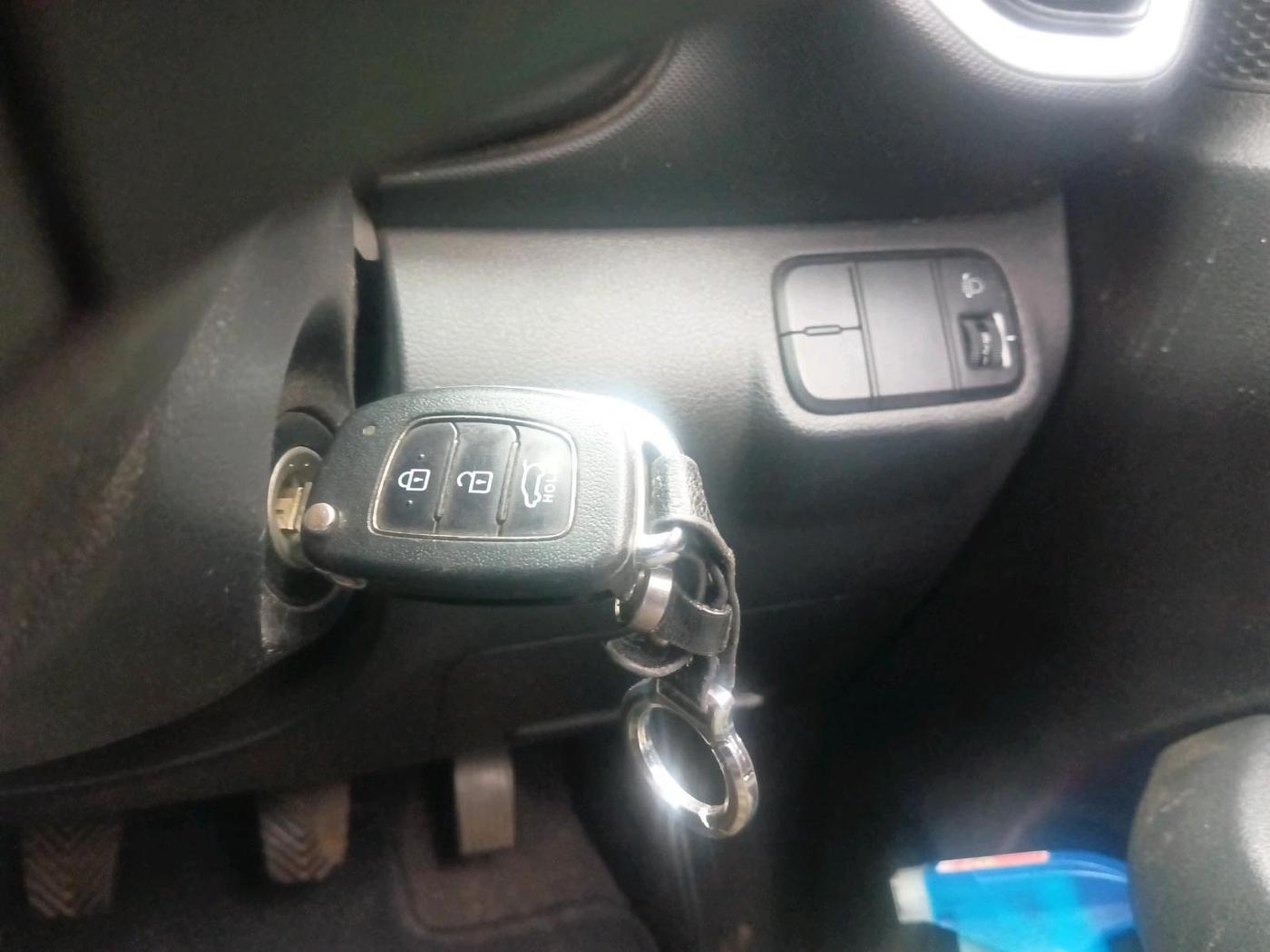 2020 Hyundai VENUE S 1.2, Petrol, Manual, 43,167 km, interior