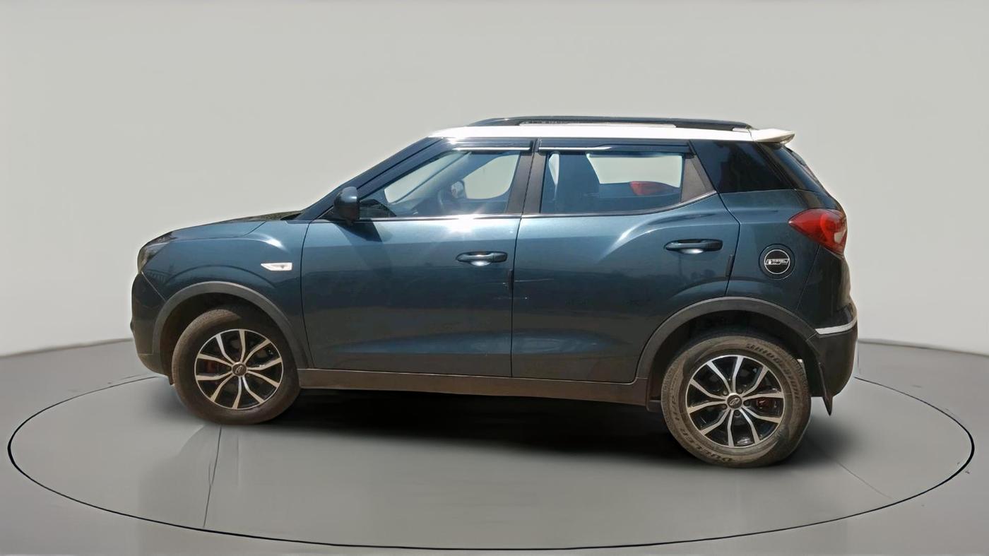 2022 Mahindra XUV300 W6 1.5 DIESEL AMT, Diesel, Automatic, 39,500 km, exterior
