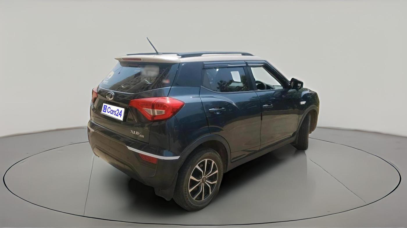 2022 Mahindra XUV300 W6 1.5 DIESEL AMT, Diesel, Automatic, 39,500 km, exterior