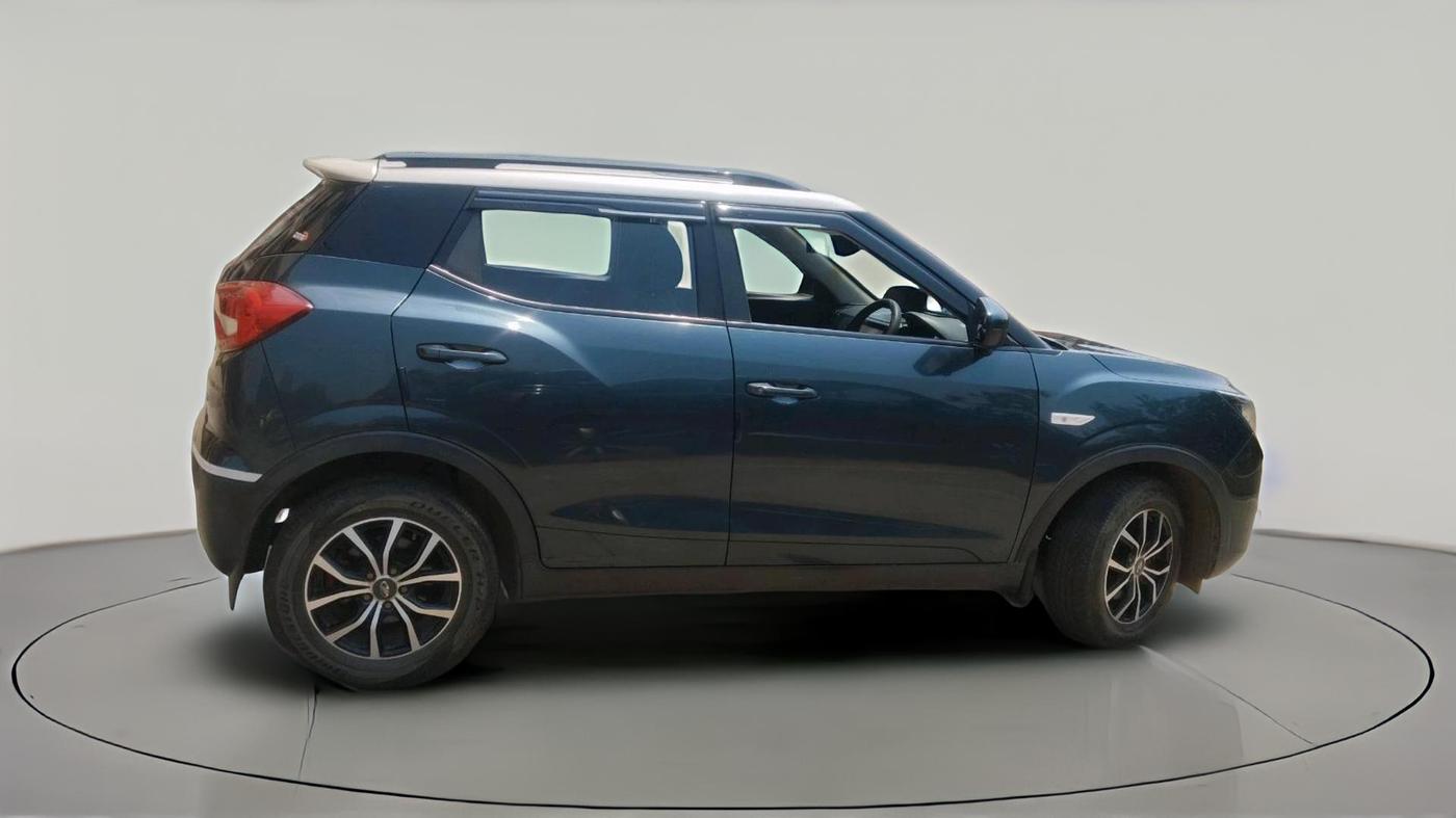 2022 Mahindra XUV300 W6 1.5 DIESEL AMT, Diesel, Automatic, 39,500 km, exterior
