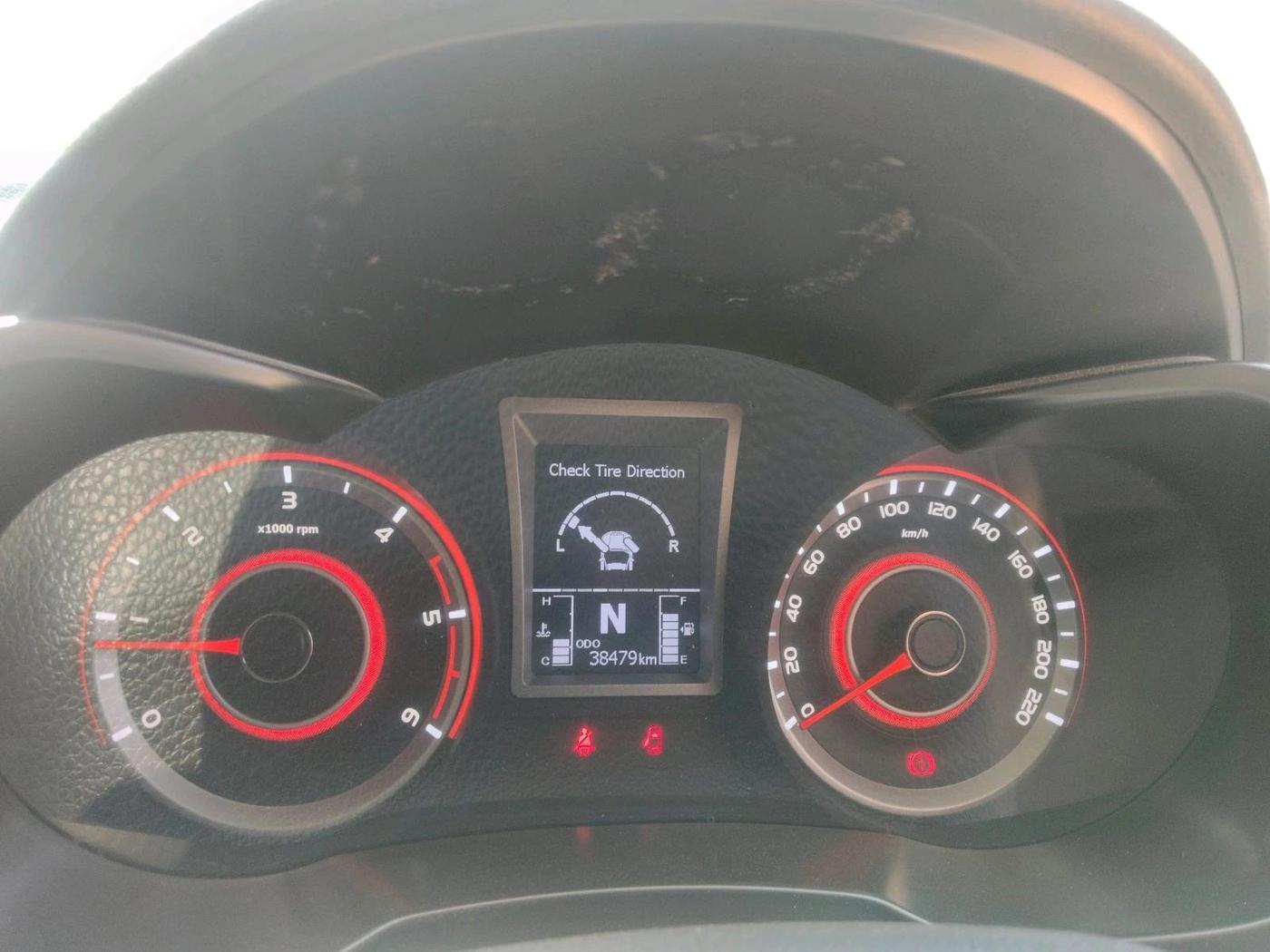 2022 Mahindra XUV300 W6 1.5 DIESEL AMT, Diesel, Automatic, 39,500 km, interior