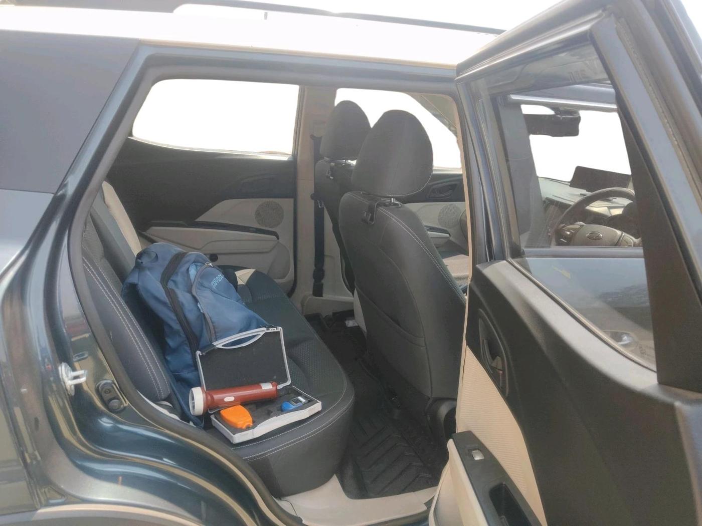2022 Mahindra XUV300 W6 1.5 DIESEL AMT, Diesel, Automatic, 39,500 km, interior