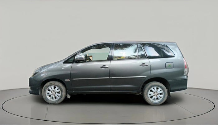 2011 Toyota Innova V 2.5 7 STR, Diesel, Manual, 1,38,210 km, exterior