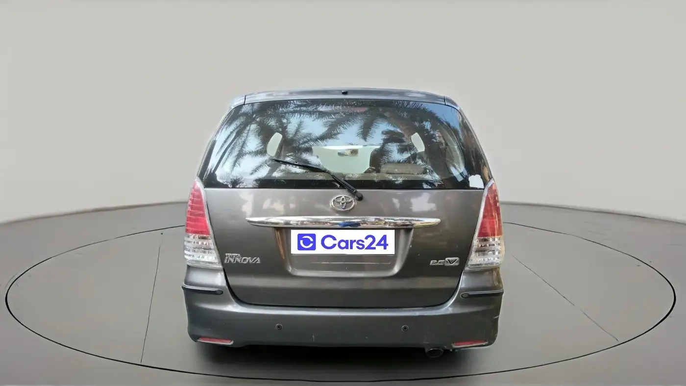 2011 Toyota Innova V 2.5 7 STR, Diesel, Manual, 1,38,210 km, exterior