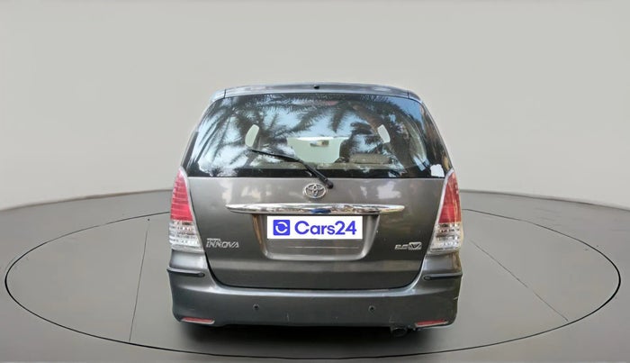 2011 Toyota Innova V 2.5 7 STR, Diesel, Manual, 1,38,210 km, exterior