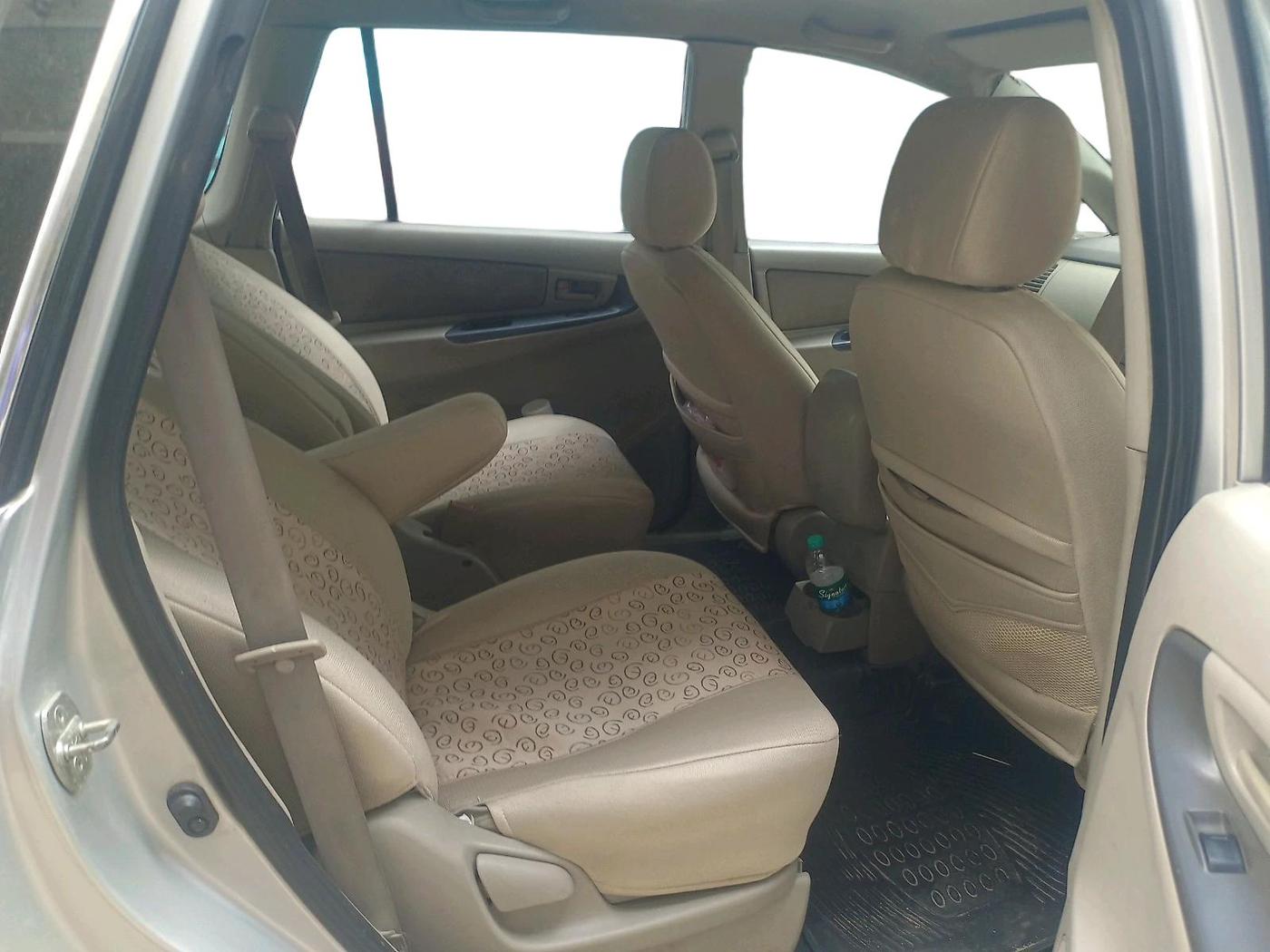 2011 Toyota Innova 2.5 G3, Diesel, Manual, 1,56,120 km, interior