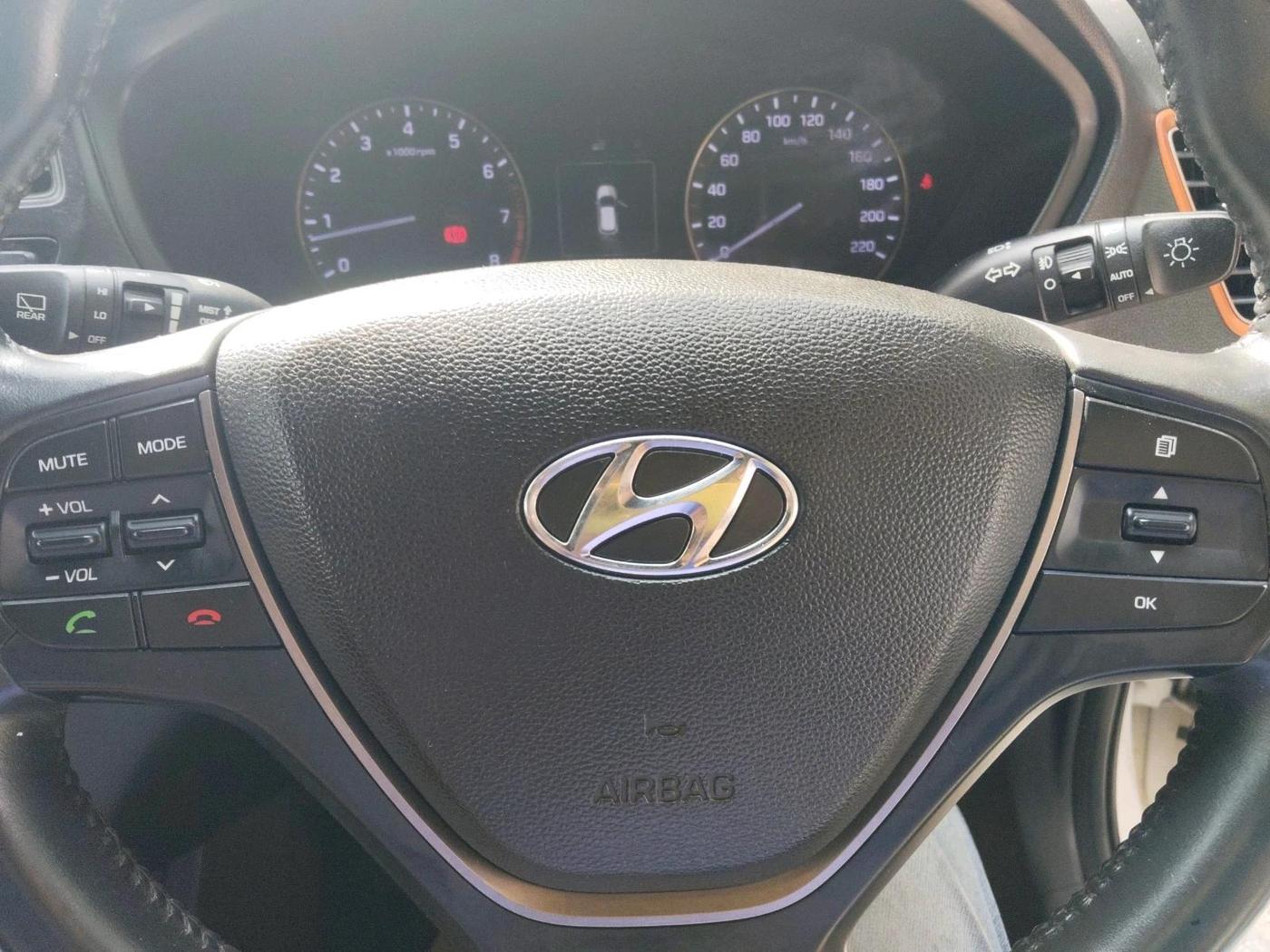 2016 Hyundai i20 Active 1.2 SX, Petrol, Manual, 89,943 km, interior