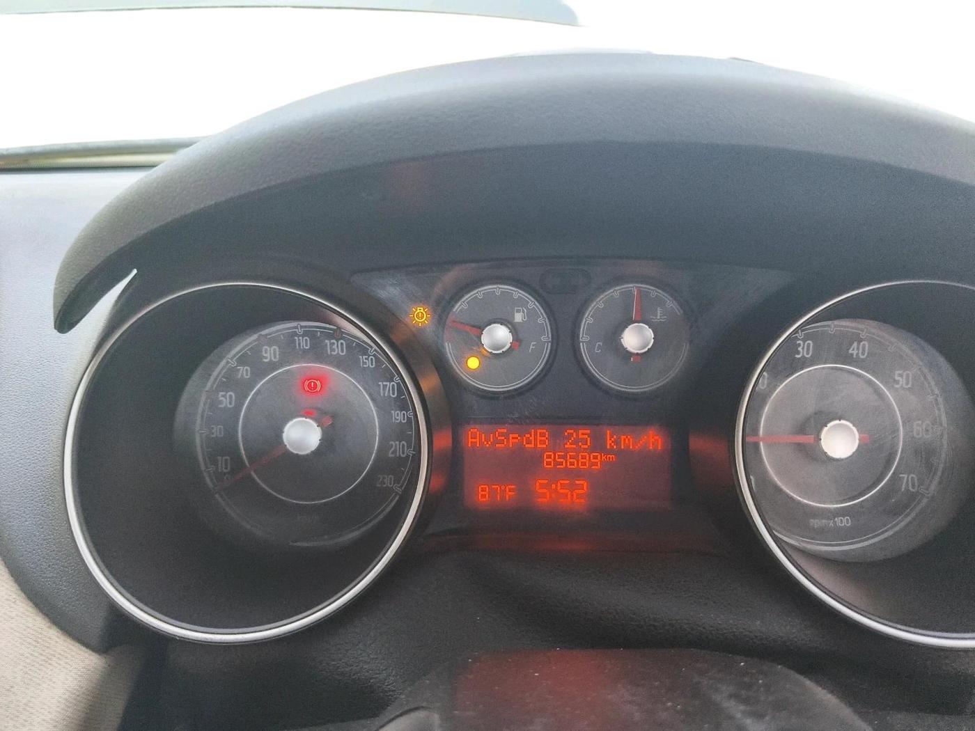2015 Fiat Punto EVO ACTIVE 1.2, Petrol, Manual, 85,689 km, interior