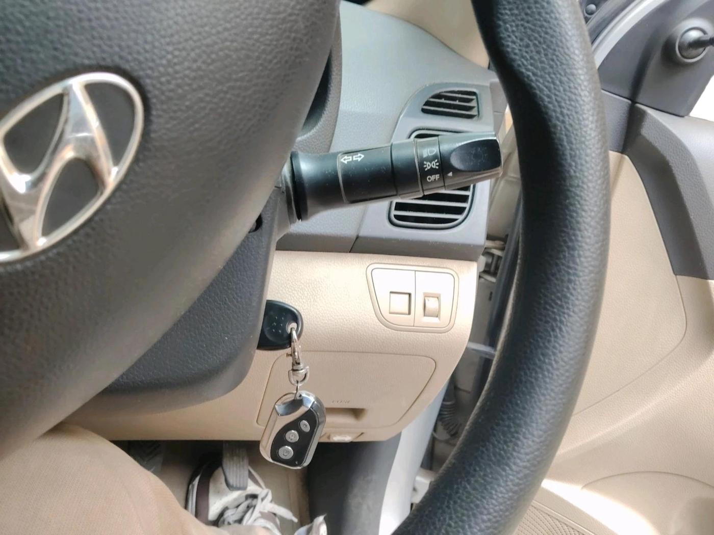 2012 Hyundai Eon MAGNA +, Petrol, Manual, 1,56,260 km, interior