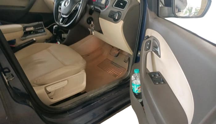 2014 Volkswagen Vento HIGHLINE PETROL AT, Petrol, Automatic, 74,218 km, interior