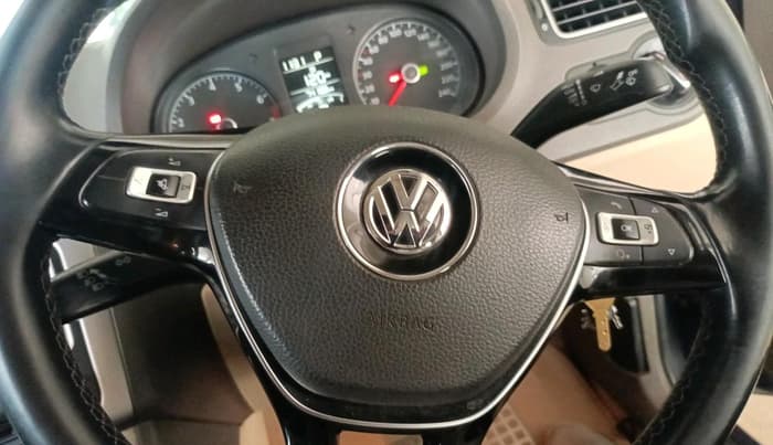 2014 Volkswagen Vento HIGHLINE PETROL AT, Petrol, Automatic, 74,218 km, interior