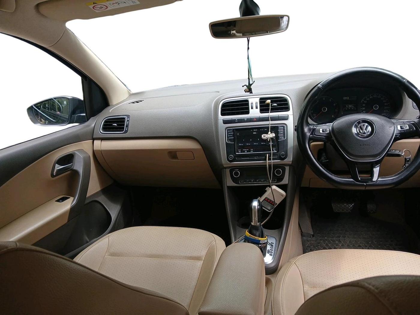 2017 Volkswagen Vento 1.2 TSI HIGHLINE PLUS AT, Petrol, Automatic, 61,365 km, interior