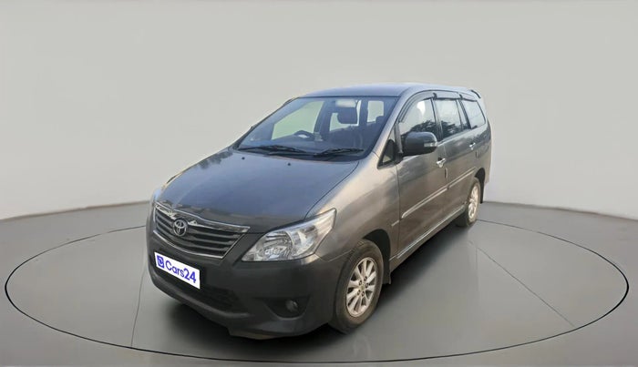 2012 Toyota Innova VX 2.5 8 STR, Diesel, Manual, 2,29,509 km, exterior
